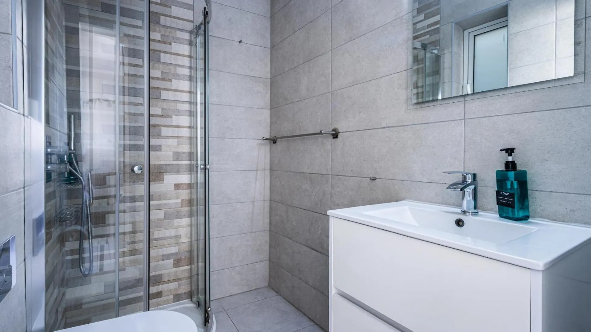 Bright And Modern Apartment Saint Julian's Malta