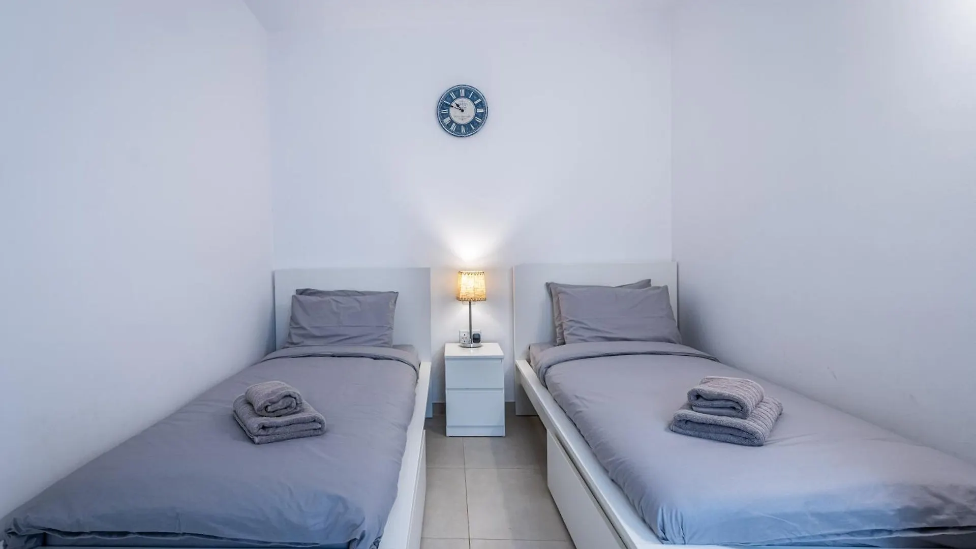 Bright And Modern Apartment Saint Julian's 0*,  Malta