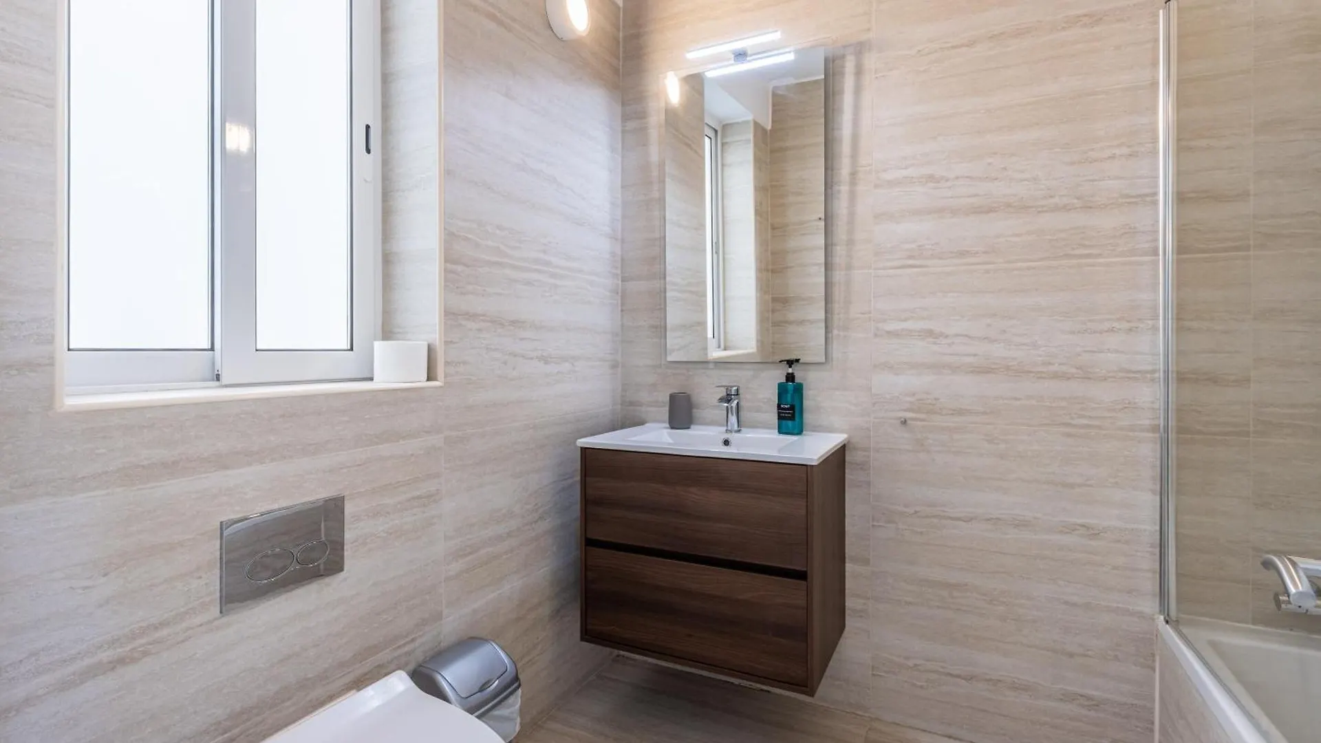 Bright And Modern Apartment Saint Julian's