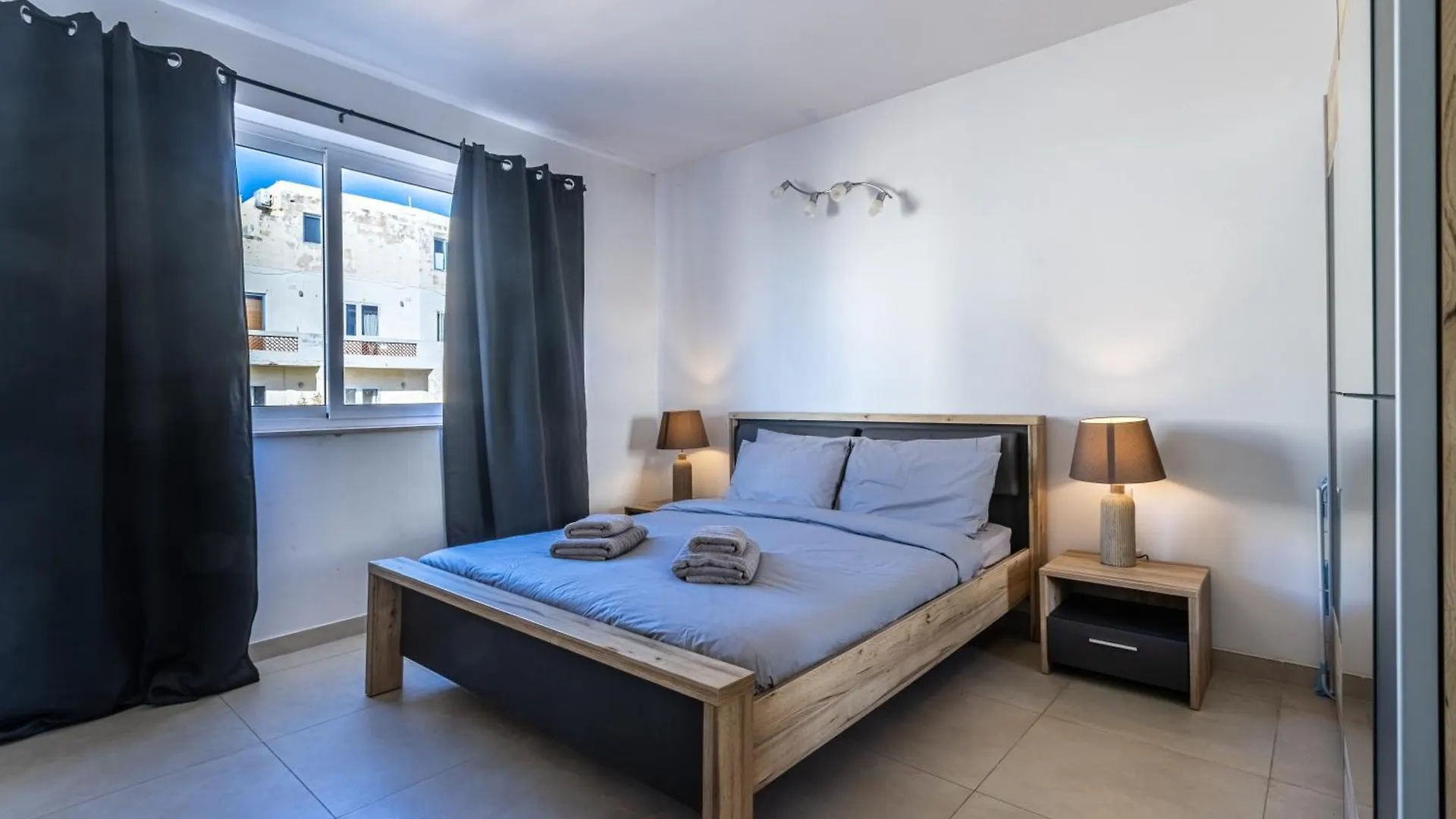 Bright And Modern Apartment Saint Julian's